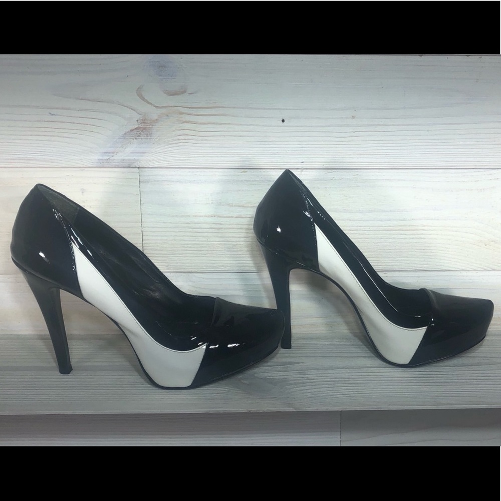 Aldo black/cream pointy toe patent platform heels